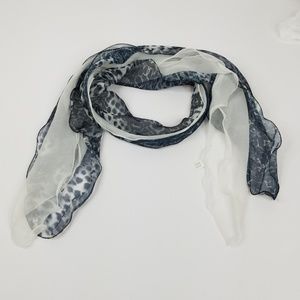 SILKY SCARF ▪ Leopard print layered scarf, EUC
